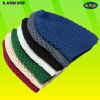 Gambar Peci Kopiah Haji Rajut Putih Dewasa / Songkok Rajut Nanas Polos  Dewasa - Putih dari Al Akrom Group undefined 2 Tokopedia