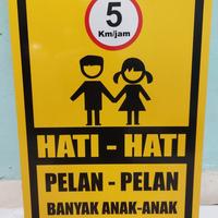 Gambar Rambu Kecepatan 5km Hati-hati Pelan-pelan Banyak Anak Dengan Gambar - ACP 3mm, 35x50cm dari Rajawali Gemilang Pratama undefined 2 Tokopedia