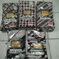 Gambar kain panjang batik kain batu Jarik dari khanza muslim undefined 4 Tokopedia