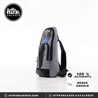 Gambar Tas TUMI BLUE BLACK SILVER COMPACT SLING BAG 100% ORIGINAL - 30X17X6CM dari HYPESNEAKER.IDN undefined 3 Tokopedia
