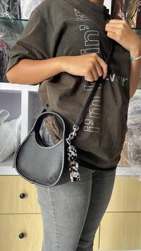 Gambar COC CO662 BAG l TAS WANITA l TAS BRANDED l HAND BAG l SLING BAG l COC MINI ERGO BAG AUTHENTIC dari FridabagsandBeyond undefined 3 Tokopedia