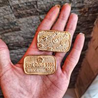 Gambar Miniatur Emas Batangan Kuningan 999.9 Logam Mulia 100 gram dari ArjunaBrass.id undefined 4 Tokopedia