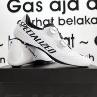 Gambar Sepatu Cleat Sepeda S-Works Torch Road Shoes - Team White - 38 dari tasva motor undefined 1 Tokopedia