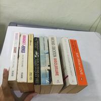 Gambar novel import Captain Corelli's mandolin/Louis de bernieres, how to make an American quilt/Whitney Otto, farewell to my Concubine/Lillian Lee, Bridget Jones Diary/ Helen Fielding, Eat pray love/elizabeth Gilbert, Disclosure/Michael Crichton/ perbuku - mandolin dari Movie & Book Mania undefined 3 Tokopedia