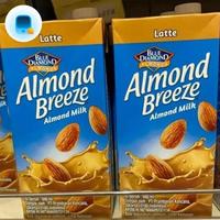 Gambar Minuman Susu Almond Breeze Latte 945 Ml dari Kamari Mart undefined 1 Tokopedia