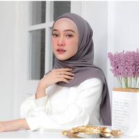 Gambar Jilbab Hijab Segi Empat Bella Square Polos Harga Grosir 10 PCS dari Ezty hijab makassar undefined 3 Tokopedia