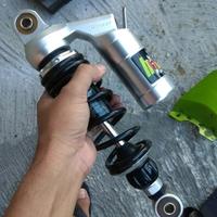 Gambar Bushing Shock Ride IT GP Shock breaker include Bushing Besi Shock Motor Polyurethane Custom dari Avj garage undefined 2 Tokopedia