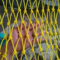 Gambar jaring keliling  lapangan futsal/minisocer ukuran tali tambang 3mm,2mm bisa custom berkualitas kuat dan tahan lama - Putih, 3mm dari mulya jaring sport undefined 3 Tokopedia