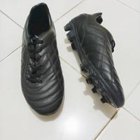 Gambar SEKEN Sepatu Sepak Bola Volosh Full Black NO BOX dari the po undefined 3 Tokopedia