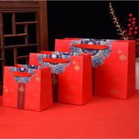Gambar PAPER BAG IMLEK TAHUN BARU CHINA 2025 TAS HAMPERS BOX HAMPERS GIFT KOTAK KUE SANGJIT HANTARAN LAMARAN Paperbag Chinese New Year - Tas Karton CNY WEDDING - "Fu" pattern, S 18*16*10cm dari Beauty_GOLD undefined 4 Tokopedia
