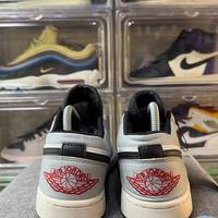 Gambar AIR JORDAN 1 LOW LIGHT SMOKE GREY , AIR JORDAN 1 LIGHT SMOKE GREY , AIR JORDAN 1 LOW , JORDAN , AJ 1 , SEPATU , SHOES , SNEAKERS dari Ninja Hype Snkr undefined 4 Tokopedia