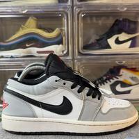 Gambar AIR JORDAN 1 LOW LIGHT SMOKE GREY , AIR JORDAN 1 LIGHT SMOKE GREY , AIR JORDAN 1 LOW , JORDAN , AJ 1 , SEPATU , SHOES , SNEAKERS dari Ninja Hype Snkr undefined 3 Tokopedia