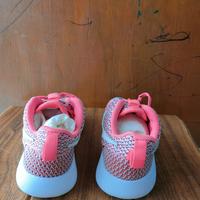 Gambar Sepatu Anak Second Original Nike Running Girl's Size 32/20cm dari Oristore2 undefined 3 Tokopedia