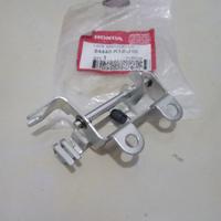 Gambar engsel pembuka tutup tangki bensin lock assy fuel lid pcx 160 original dari ayumotor undefined 2 Tokopedia