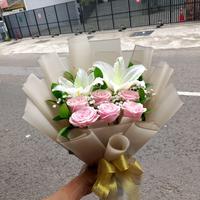 Gambar BUKET BUNGA LILY - BUKET LILY - BUKET WISUDA LAMARAN ULANGTAHUN dari Florist Trully undefined 3 Tokopedia