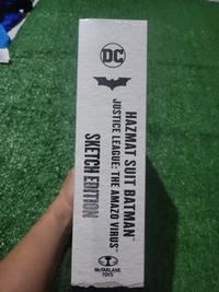 Gambar Mainan Toys Figure McFarlane Hazmat Suit Batman Sketch Edition Gold Label 7" Inch BNIB Original dari Otelloshop77 undefined 4 Tokopedia