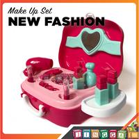 Gambar MAINAN MAKEUP ANAK PEREMPUAN TERBARU 2021 MAKE UP MEJA ALAT RIAS NEW FASHION YOU BACKPACK KOPER KECIL SIMULASI MEK UP SET DANDAN CEWEK MEKAP CEWE DANDANAN LENGKAP MAIKAP MURAH LENGKAP RAMBUT KUTEK KUKU KOSMETIK RIASAN KOMPLIT KECANTIKAN dari imasshop86 undefined 1 Tokopedia