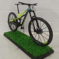 Gambar miniatur sepeda gunung Fullsuspensi dari Orca Figure undefined 3 Tokopedia