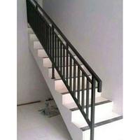 Gambar Railing tangga minimalis besi / railing tangga besi  / pegangan tangga dari zain interior design undefined 5 Tokopedia