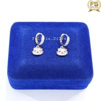 Gambar ANTING ANAK PERAK ASLI 925 LAPIS EMAS PUTIH MODEL JEPIT GANTUNGAN HELLOKITTY - PERHIASAN PERAK ANAK Terbaru Terlaris Terbaik - Motif 2 dari KNIVER undefined 1 Tokopedia