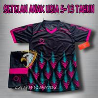 Gambar Setelan Jersey Bola Anak Baju Bola Futsal SSB Junior Set Baju Celana - BTJ Hitam Putih, L dari GALLERY YUDHISTIRA undefined 1 Tokopedia