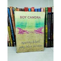 Gambar KOLEKSI NOVEL BOY CANDRA: 1. PADA SENJA YANG MEMBAWAMU PERGI, 2 SEPERTI HUJAN YANG JATUH KE BUMI, 3. SENJA, HUJAN DAN CERITA YANG TELAH USAI,  4. SETELAH HUJAN REDA, 5. SATU HARI DI 2018,  6. ORIGAMI HATI, 7. SEPASANG KEKASIH YANG BELUM BERTEMU - Pada Senja Yang dari NET BOOK STORE undefined 5 Tokopedia