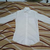 Gambar Kemeja Uniqlo Putih Slim Fit Super Non Iron - L dari Ka Secondstyle.co undefined 2 Tokopedia