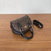 Gambar Sling bag Sidney terlaris signature - tas wanita - tas tote - tas selempang dari Bintang.bags undefined 5 Tokopedia
