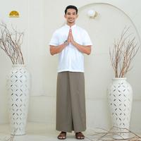 Gambar New Box Sarung Universa - OLIVE | Sarung Premium | Sarung Sholat Pria Dewasa | Sarung Polos Lembut Muslim dari UNIVERSA.ID undefined 4 Tokopedia
