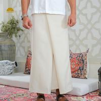 Gambar New Box UNIVERSA Sarung Universa - IVORY | Sarung Premium Mallen 1x2m | Sarung Sholat Pria Dewasa Polos & Eksklusif | Bahan Halus Nyaman dari UNIVERSA.ID undefined 1 Tokopedia