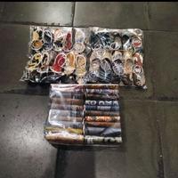 Gambar 20pcs gantungan kunci batik bentuk sandal japit, selop, dompet koin - Dompet koin dari herdanasha undefined 1 Tokopedia