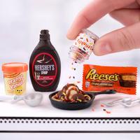Gambar Miniverse Make It Mini Food Hershey Multipack Mini Collectibles dari Cookieegoodieenew undefined 5 Tokopedia