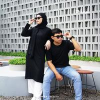Gambar Kaos Emilie Couple Polos Premium By Treez - Hitam dari Treez Indonesia undefined 3 Tokopedia