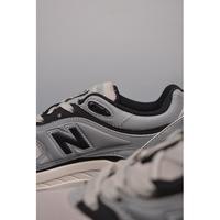 Gambar NB Balance 2000 Grey Black Sneaker BNIB (Size 36-45) - 36 dari Strata Kicks undefined 2 Tokopedia