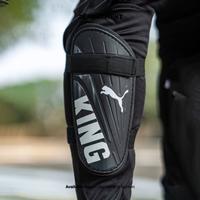Gambar Deker Bola PUMA KING STRAP 03093501 ORIGINAL - L dari FOOTBALL DEPT undefined 3 Tokopedia