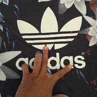 Gambar Baju Kaos Adidas Bunga Second Original dari anothersecond21 undefined 3 Tokopedia