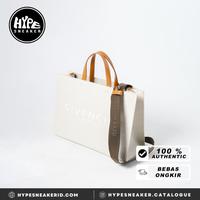 Gambar Tas GIVENCHY 4G EMBROIDERY TEXT CREAM CAMEL TOTE BAG WITH LS MEDIUM 100% ORIGINAL - 36X12X25CM dari HYPESNEAKER.IDN undefined 1 Tokopedia