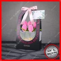 Gambar Bloom Box Flower Just For You Buket Bunga Tulip Kawat Bulu Pipe Cleaner Kado Valentine Ulang Tahun Wisuda Anniversary Graduation - Biru Muda, Box Putih dari Nic&amp;Bloom undefined 5 Tokopedia