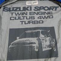 Gambar Jaket racing 1992 SUZUKI CULTUS PIKES PEAK Twin Engine 4WD Turbo by Suzuki Sport (New Old Stock) NOS dari 90sride undefined 3 Tokopedia