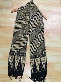 Gambar Syal Pashmina Batik Cap/ Selendang Wanita Santung/ Scarf Parang Kuning - D dari Nuken Batik undefined 1 Tokopedia