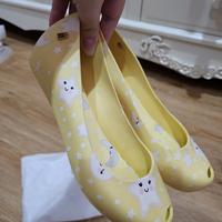 Gambar preloved good condition melissa sweet dreams glow in the dark inf - yellow / preloved sepatu melissa anak size 33 dari allgoodcondition undefined 3 Tokopedia