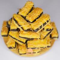 Gambar Kue Kastengel Coklat Premium Biba Snacks Terlaris (Gratis 1 Pouch Sagu / Semprit ) Toples Uk 600 ML dari HAURASTORE11 undefined 1 Tokopedia