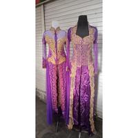 Gambar [READY STOCK] PROMOO KEBAYA+BASOFI UNGU KEBAYA LILAC SET BAJU KEBAYA SEPASANG WARNA UNGU LILAC BAJU PENGANTIN SEPASANG ADAT JAWA - Ungu 1, Dengan beskap dari Satya Bahagia Indonesia undefined 3 Tokopedia