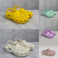 Gambar sendal crocs platform wanita dan pria sandal baim crocs - Putih, 36 dari rezeki abadi 1 undefined 1 Tokopedia