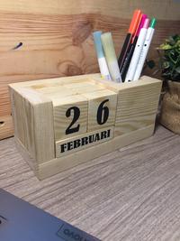 Gambar Organizer Desk Tempat Alat Tulis dengan kalender Aesthetic dari Juna Home Project undefined 2 Tokopedia
