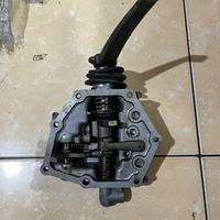 Gambar Power Shift Tutup Transmisi Toyota Dyna 110,115,125/Hino Dutro 110 - Copotan Original Bawaan Mobil dari BM Bayan Motor undefined 2 Tokopedia