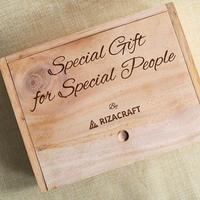 Gambar Hampers Kado Gift Box Gelang Tasbih Kayu Kokka Kaukah Cendana Gaharu Batu Akik Hitam Black Onyx Giok untuk Ulang Tahun Lebaran Idul Fitri Cowok Cewek Pria Wanita - Gelang Kokka dari Riza Craft undefined 4 Tokopedia