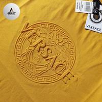 Gambar (Arley) Premium Kaos/T-shirt Branded Vercase GradeOri Casual Regular Fit Bahan Katun Motif Embos Logo Terbaru 5 Warna Baju Kaos Pria Atasan Pria Standar Mall || M L XL XXL || Ac - Putih, M dari ArleyCassual undefined 4 Tokopedia