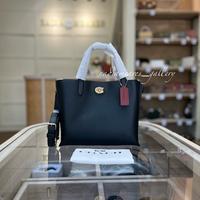 Gambar Coach - Willow Tote Bag 24 Color : Refined Pebble Leather/Brass/Black Size : 24x10x20 cm Kelengkapan : ~ tag harga ~ care card ~ db ori dari Nadia Meares undefined 1 Tokopedia