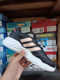 Gambar Ready size 36 2/3 (DISKON 70-80%) 100% Original BNIB SEPATU ADIDAS STRUTTER dari Jastip Sport Station undefined 2 Tokopedia